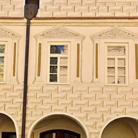 Na Trojmezi, Leopold سلافونيتسا